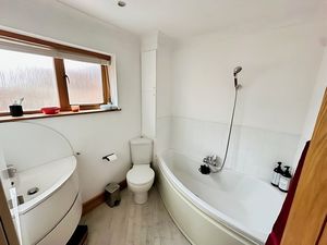 COLLINGWOOD ROAD- click for photo gallery